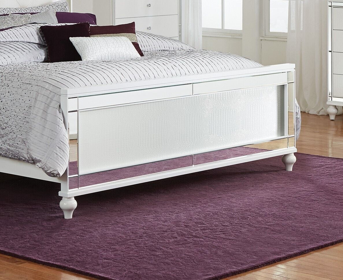 White 4pc Bedroom Set King Bed Nightstand Dresser Mirror Headboard L29846
