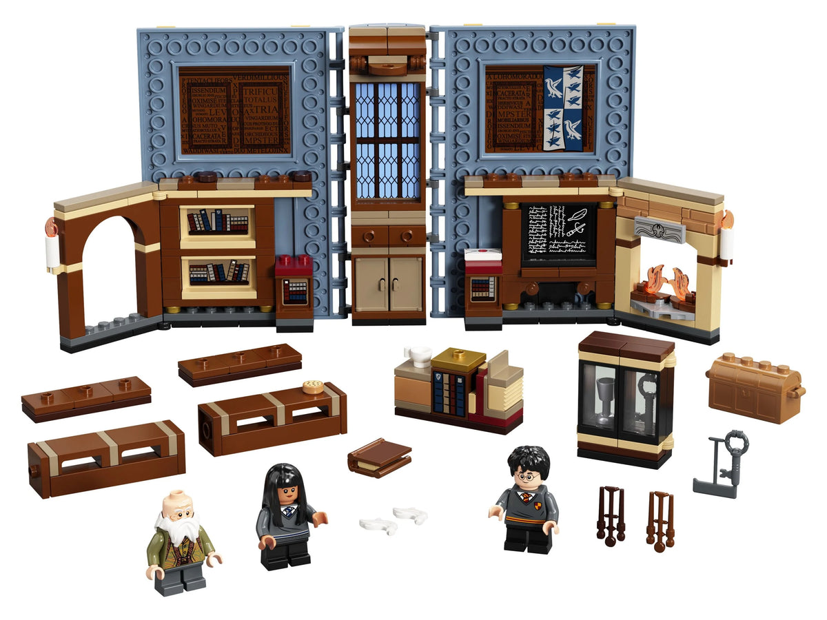 LEGO Hogwarts Moment: Charms Class Building Set (256 Pieces) R915