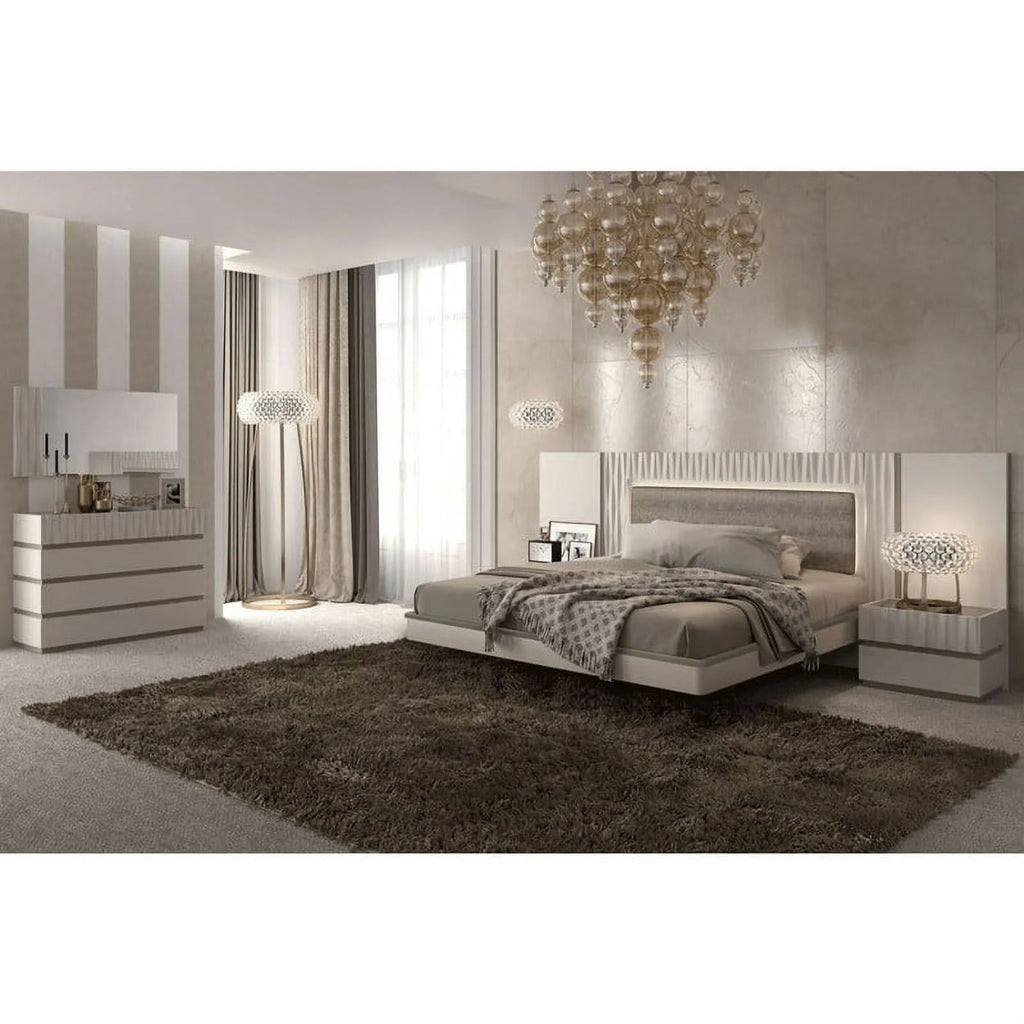 5-Piece White King Size Bedroom Set W99741