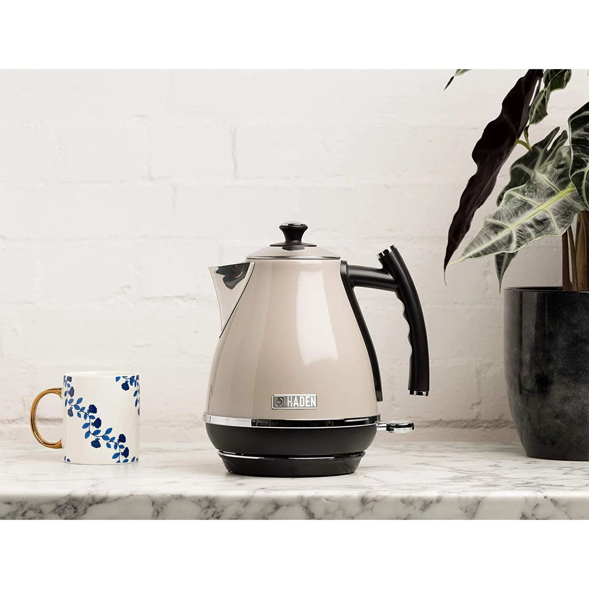 1.7 Liter Stainless Steel Retro Electric Kettle S446