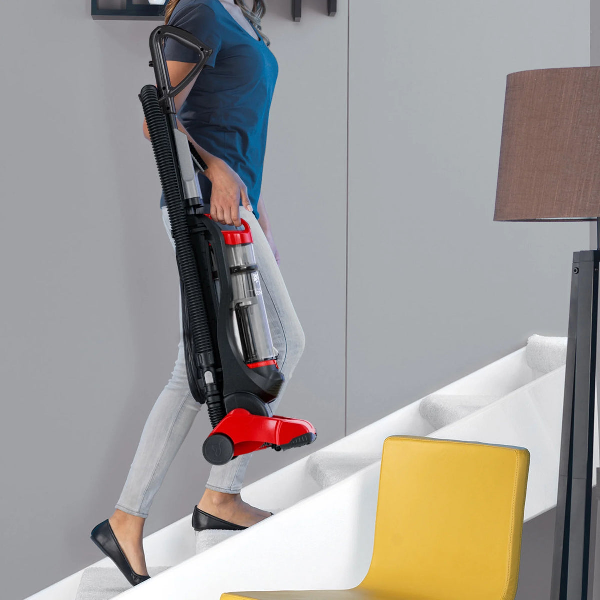 Compact Upright Vacuum Cleaner R982