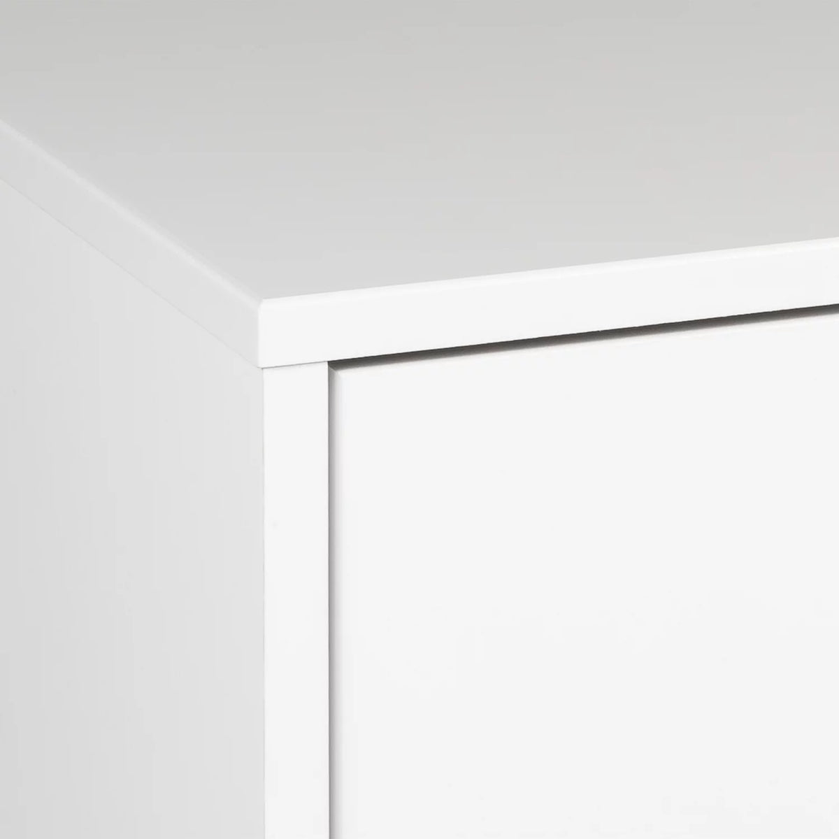 White 4-Drawer Dresser F4075