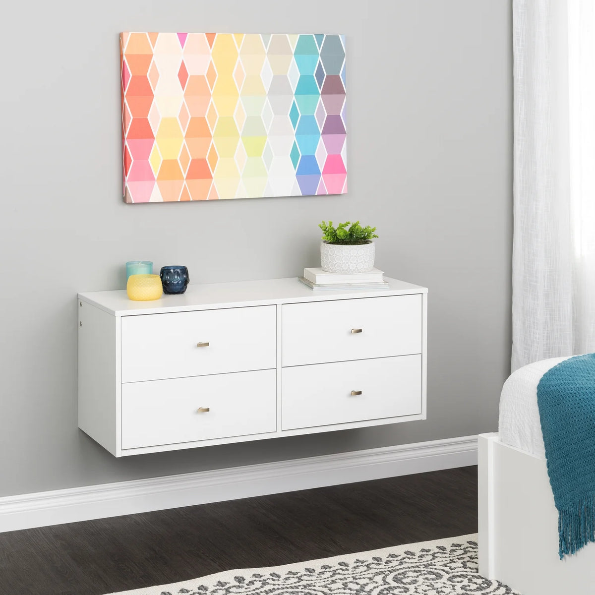 White 4-Drawer Dresser F4075