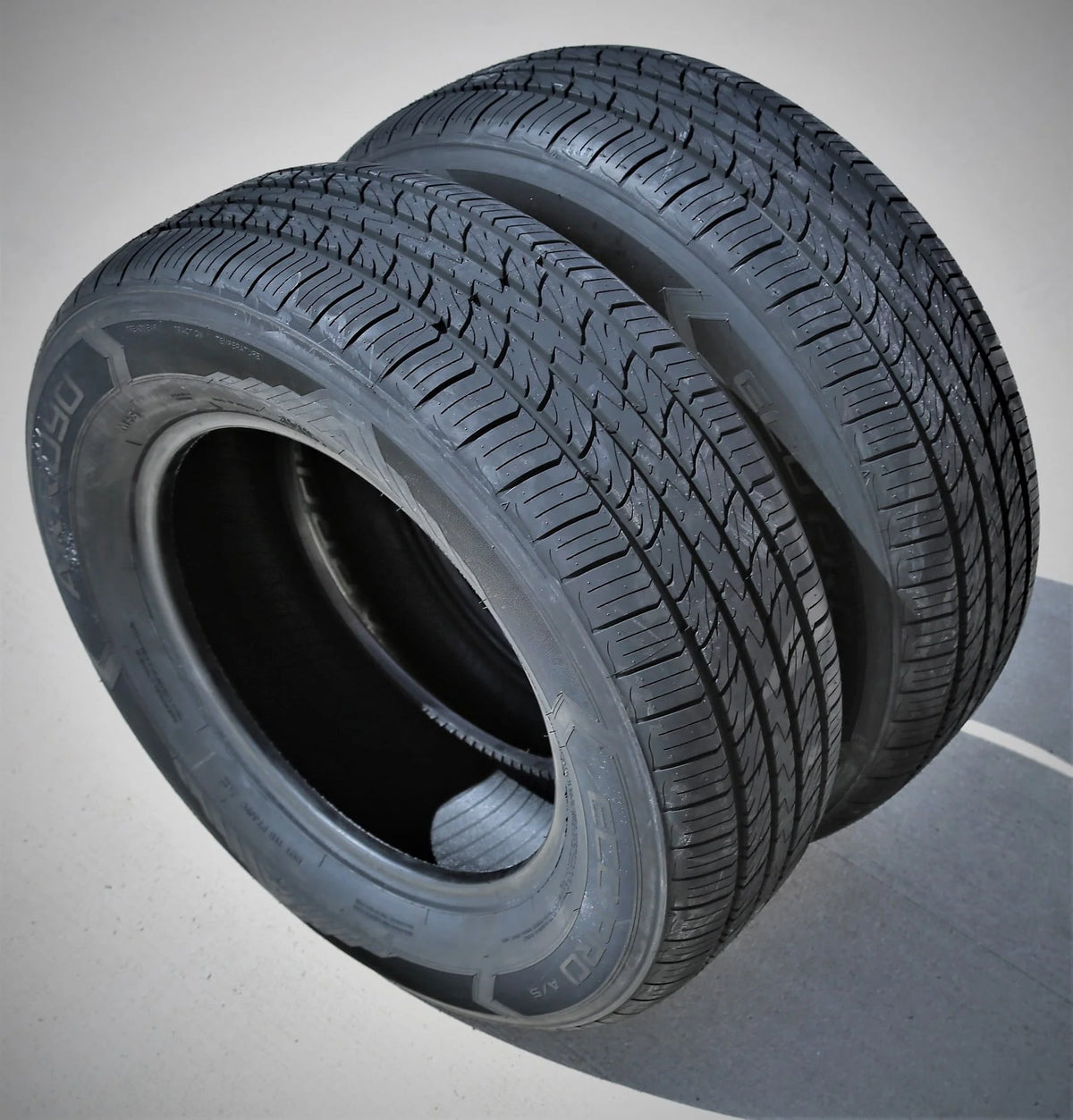205/70R16 97H All Season Tire U245