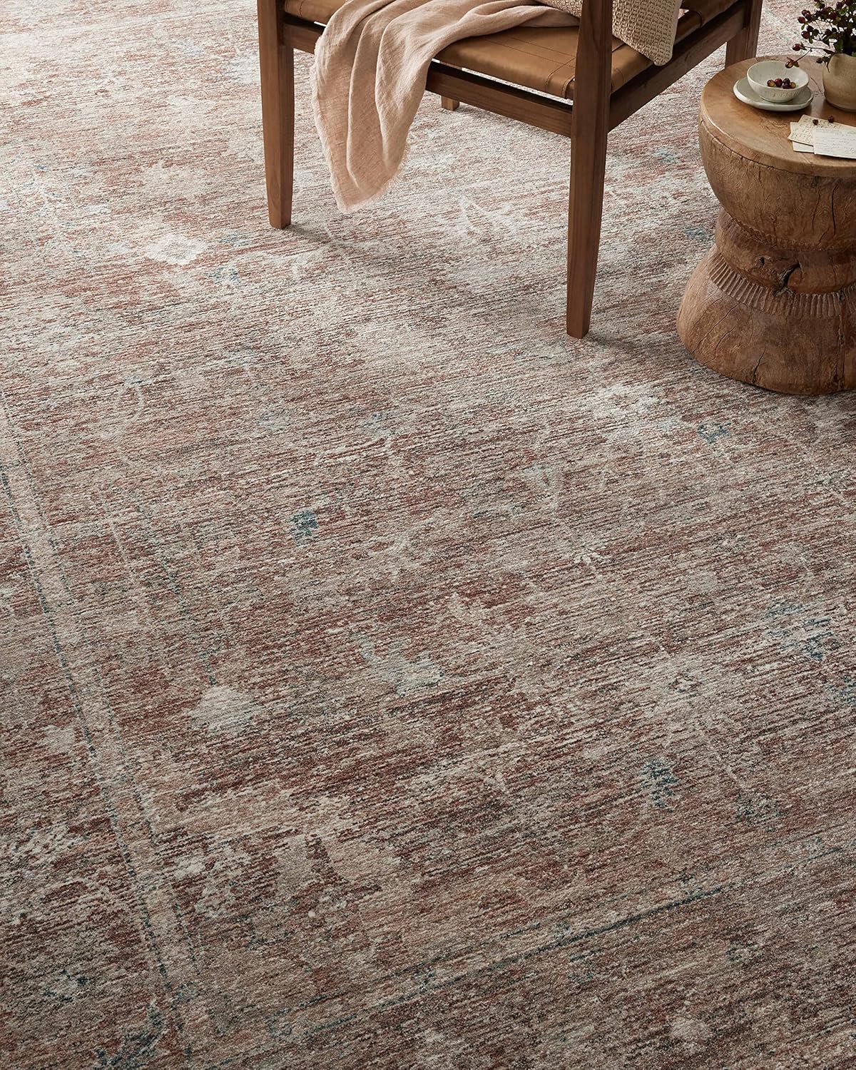 7'10" x 10' Area Rug L97808