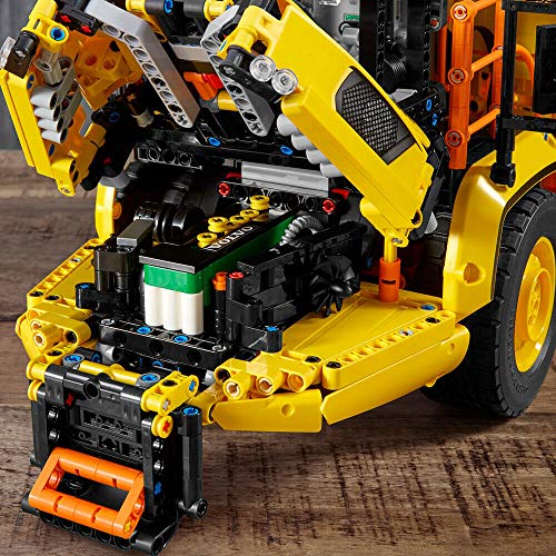 6x6 Volvo Articulated Hauler Building Kit D9026